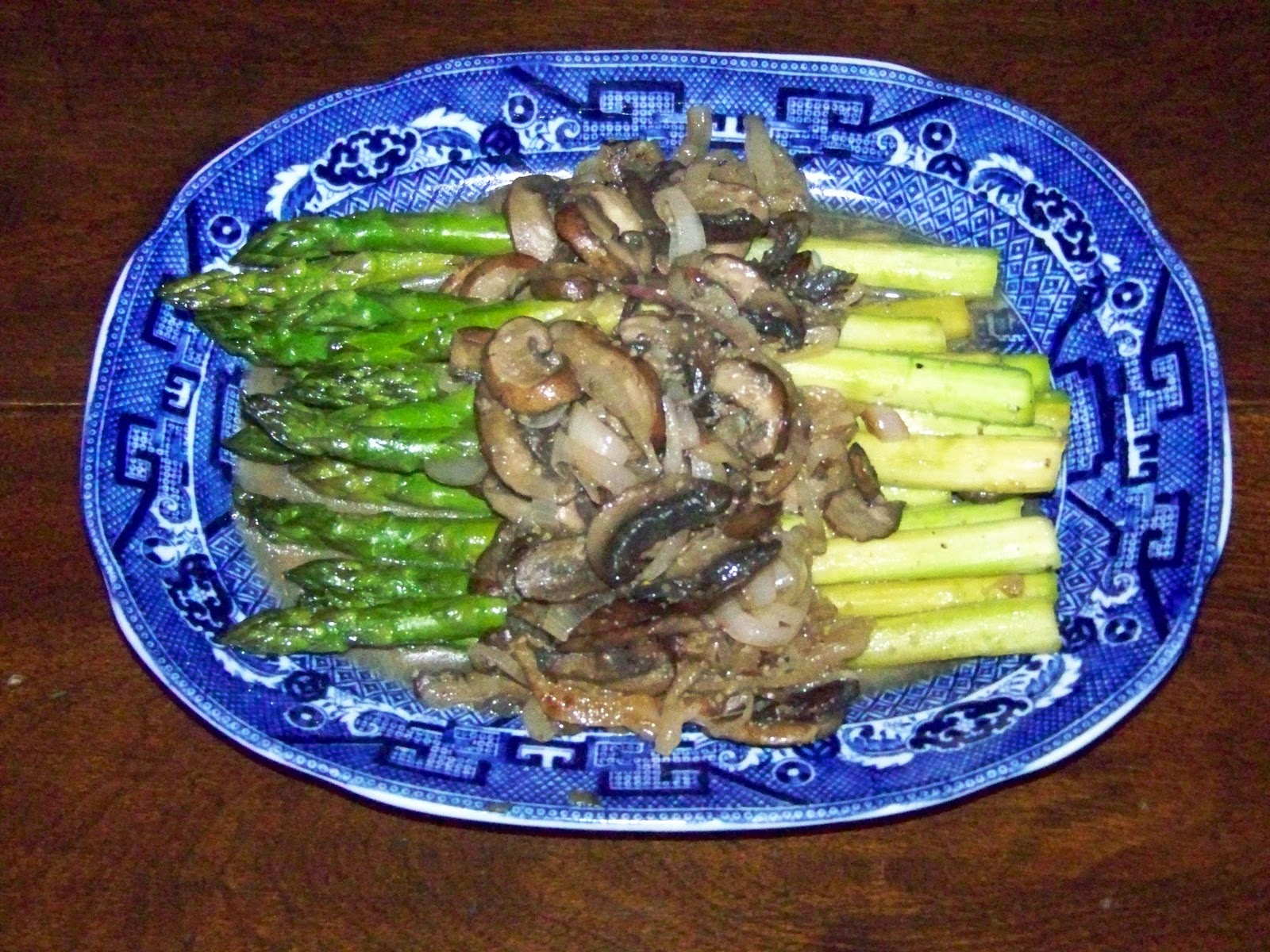 Grilling and Gourmet Cooking Sautéed Asparagus with Mushrooms