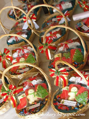Affectionate: Traditional Fruits Cake &amp; Xmas Cookies Hamper