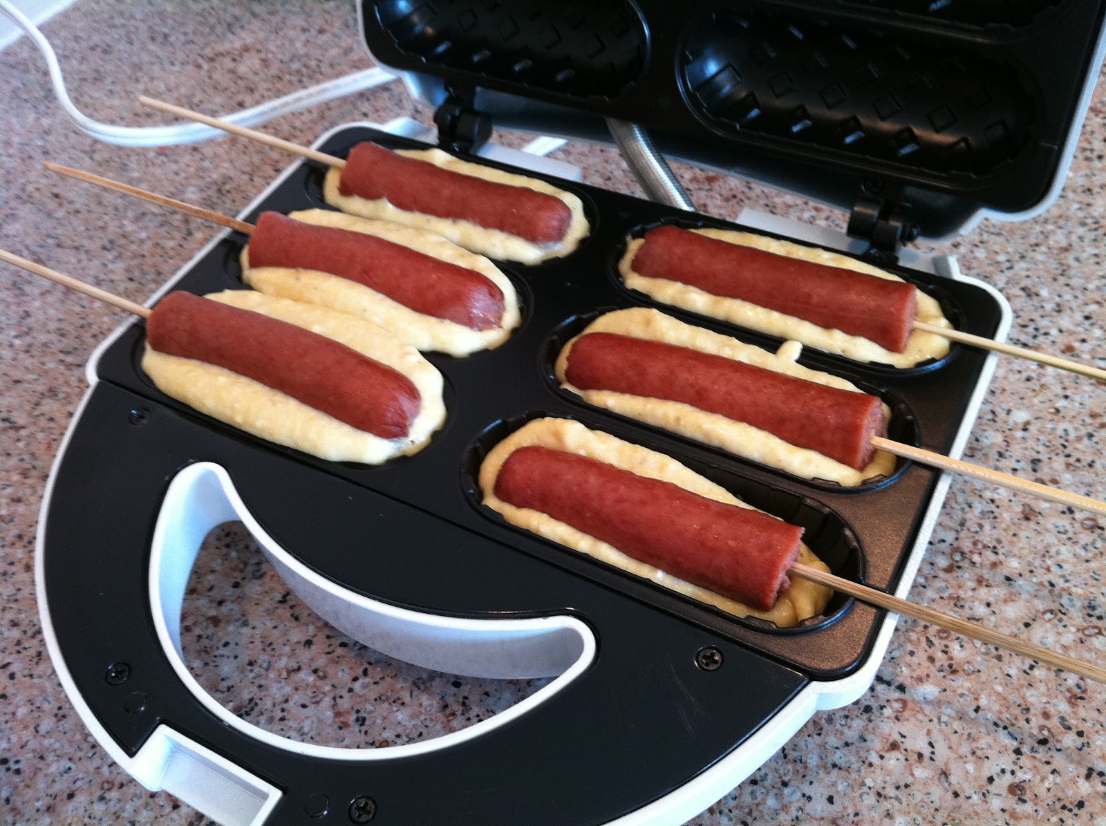 spoonraider Gadgets Corn Dog Maker