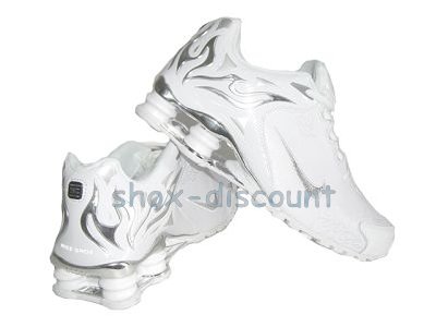 nike shoes: White Nike Shox Torch Shoes for Men