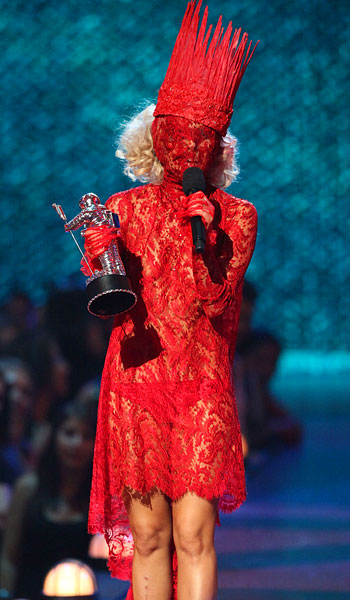[gaga_vma09.jpg]