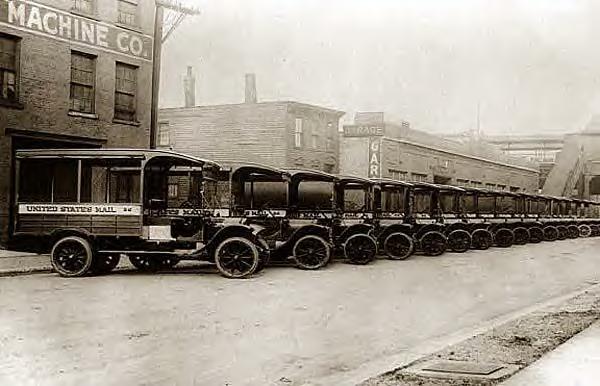 Mail trucks, 1920