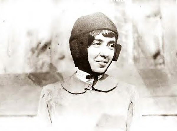 Helene Dutrieu. 1900
