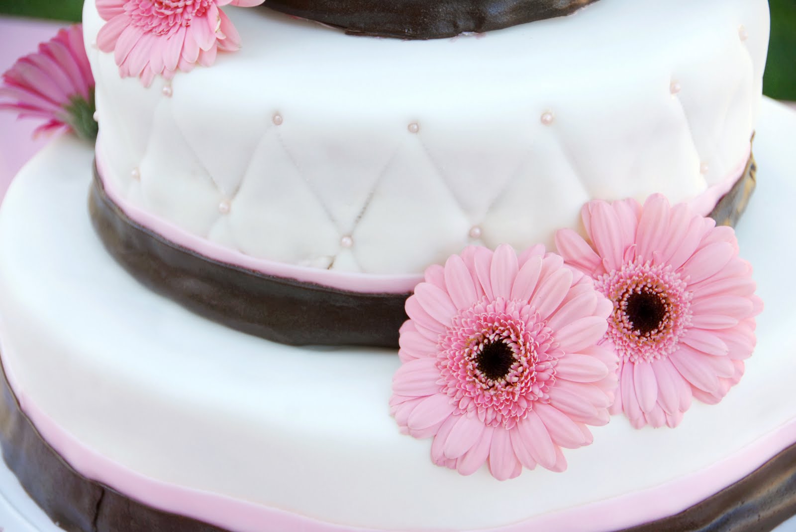 Cakes by Carla Fondant Wedding Cake, Pink and Brown, Daisies