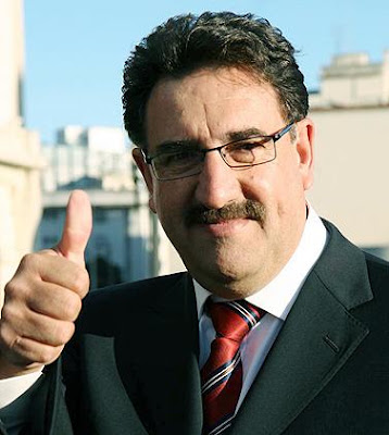 http://3.bp.blogspot.com/_Fh3j5cMFapo/SFq2CeuZpNI/AAAAAAAACTw/_f_kx0DqSaI/s400/REPRODU%C3%87%C3%83O.JPG