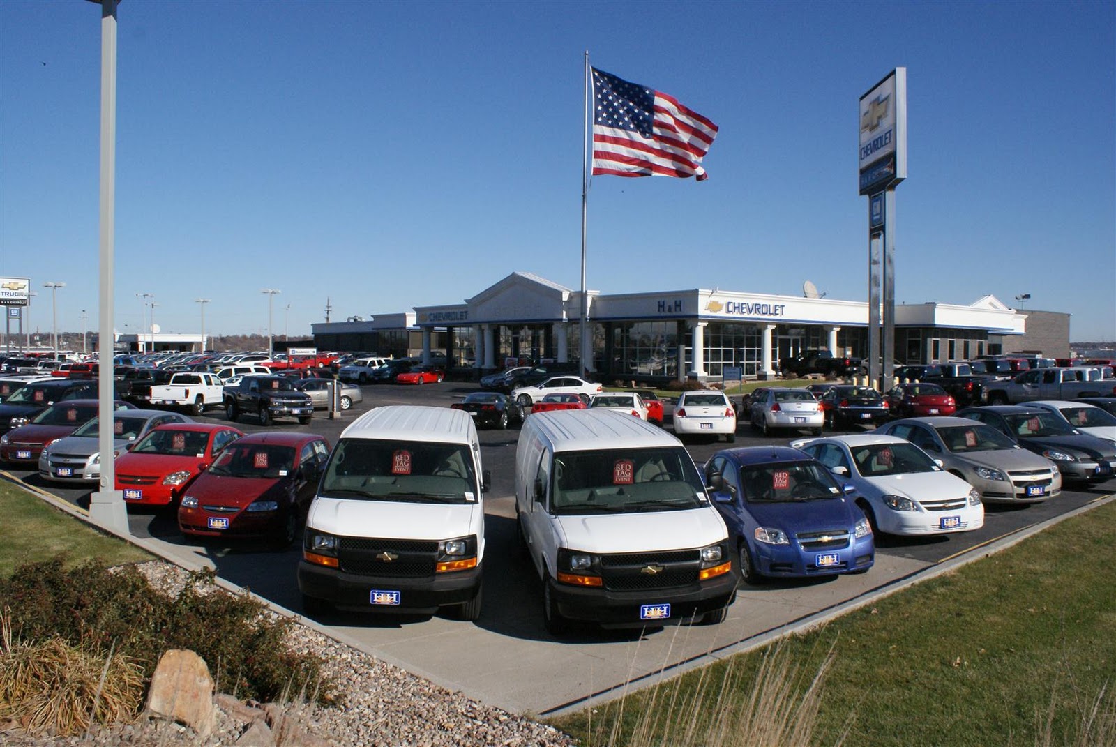 H&H Chevrolet H&H Chevrolet Showroom