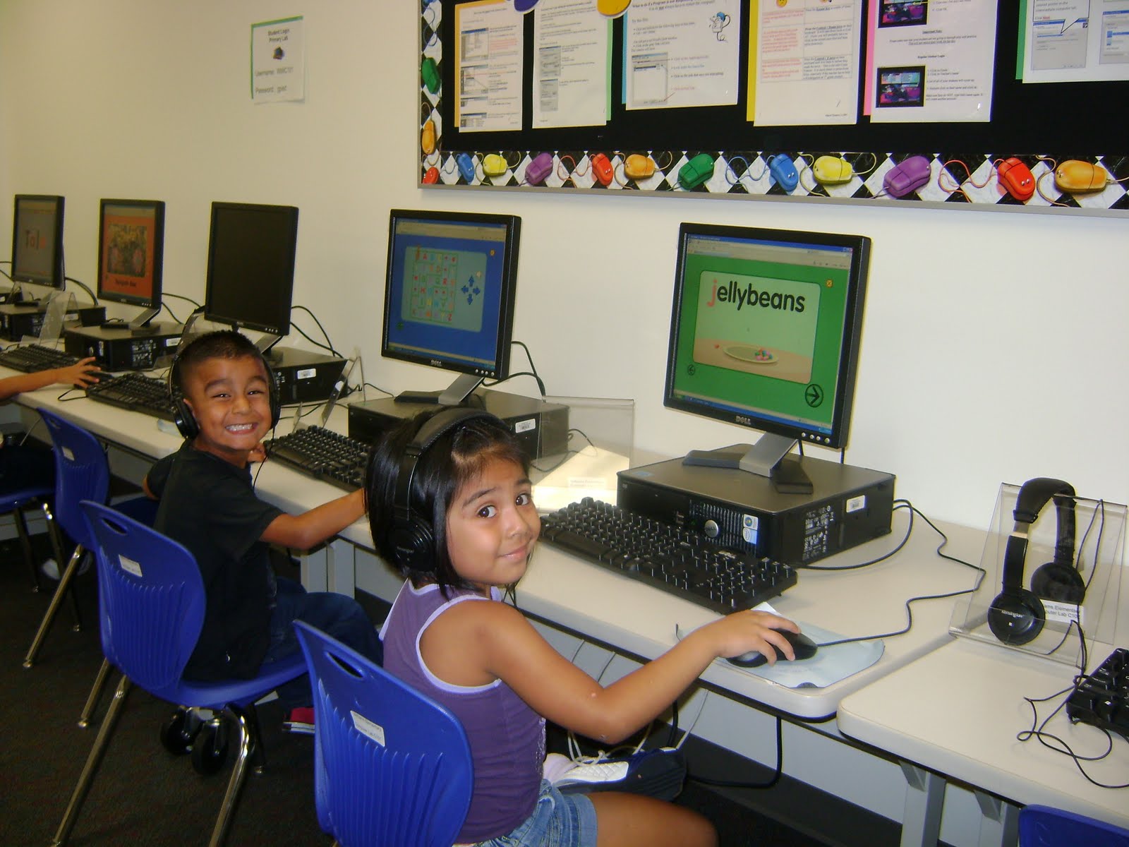 Mrs. Guntorius' Kindergarten Class: Computer Lab