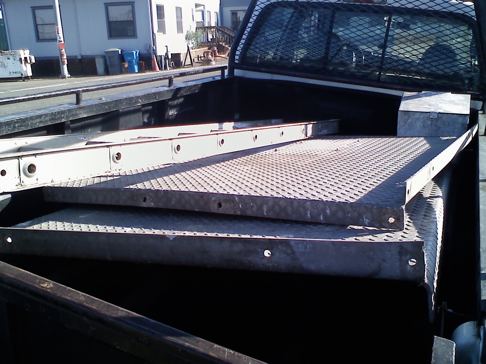 Building Koloa (Kama Hele) Engine room deckplates