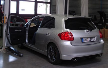 [rezza foournito_Toyota_auris_ts_2.jpg]