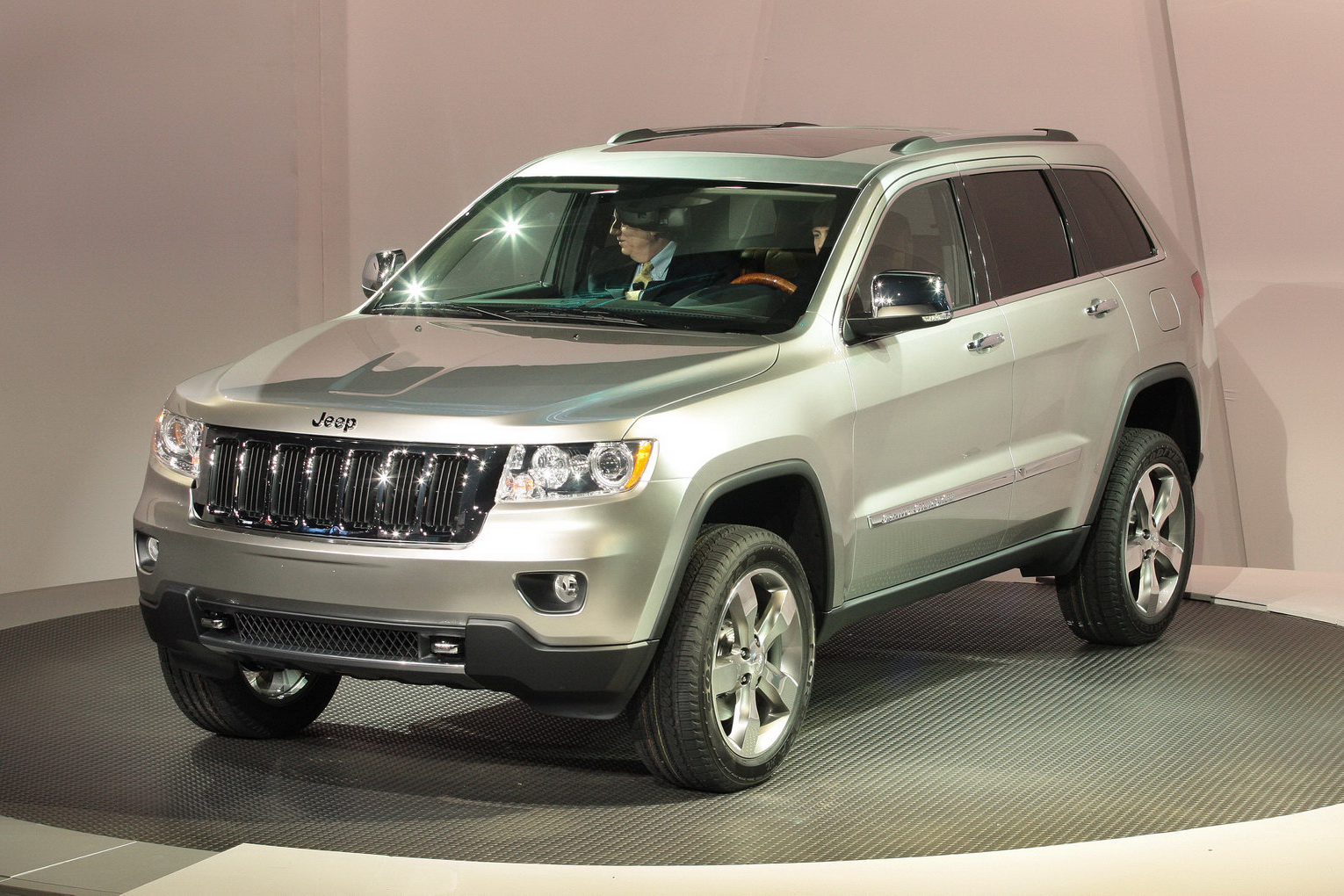 2011 Jeep Grand Cherokee Prices Announced, Starts from 32,995