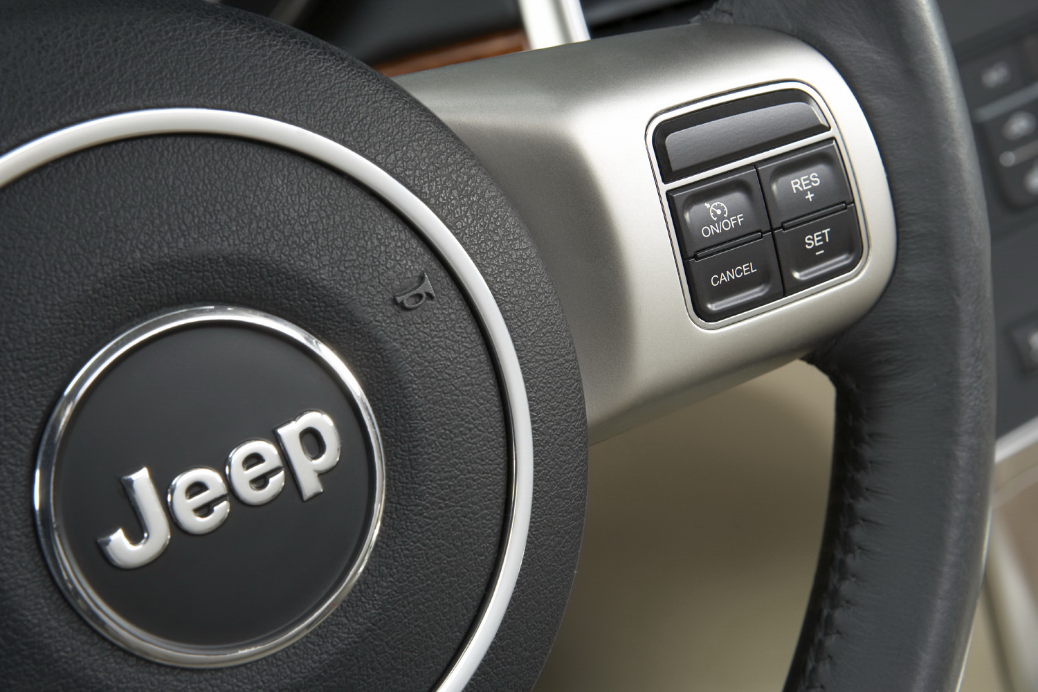 2011 Jeep grand cherokee wood steering wheel #3