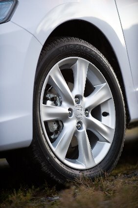 [2009-Honda-Insight-Hybrid-11.jpg]