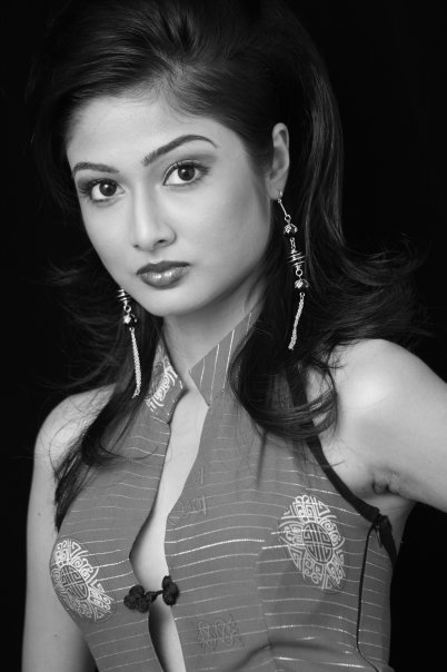 Dharani%2BAlweera_2_asiachicks.blogspot.com.jpg