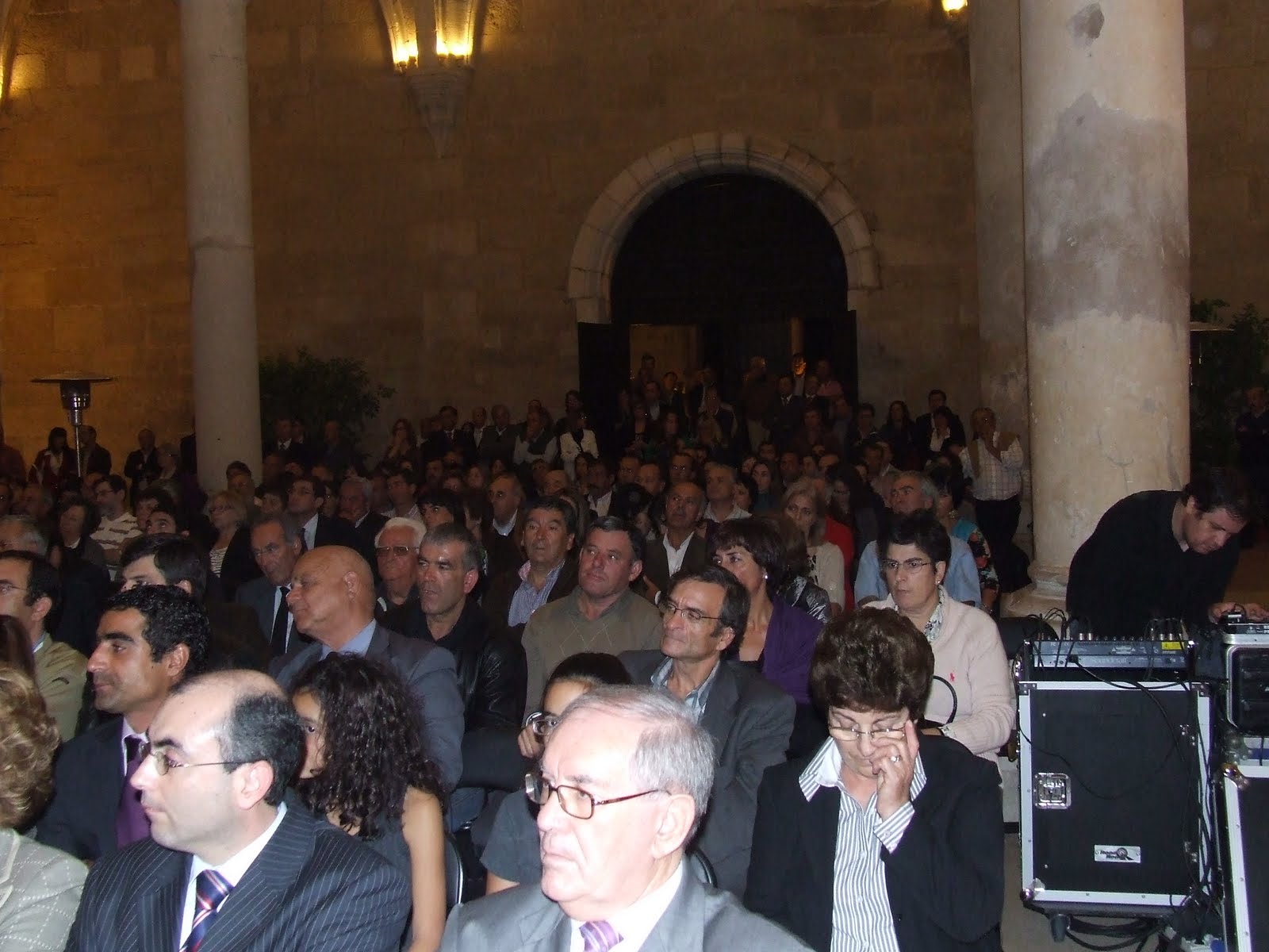 [publico+30.10.2009.jpg]