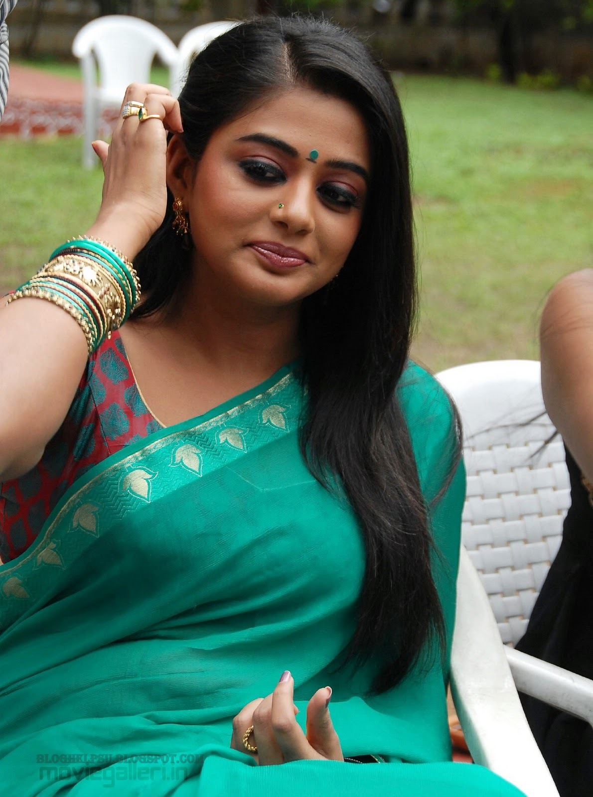 Priyamani Hot Saree Stills Priyamani Latest Hot Saree Photo Gallery