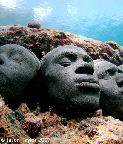 [underwater_sculptures_11.jpg]