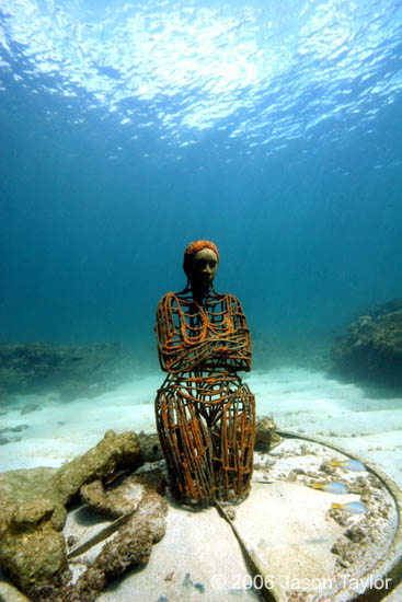 [underwater_sculptures_05.jpg]