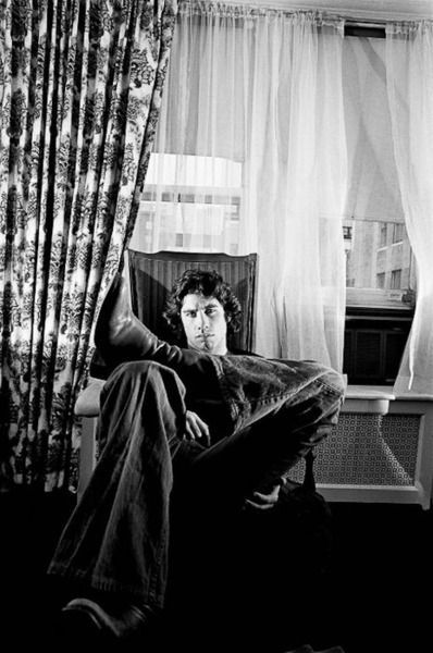 [rare_celebrity_pics_44.jpg]