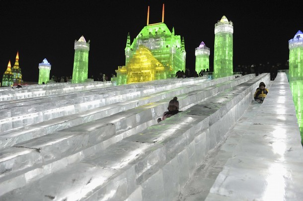 [Harbin-Ice-Snow-Festival-09.jpg]
