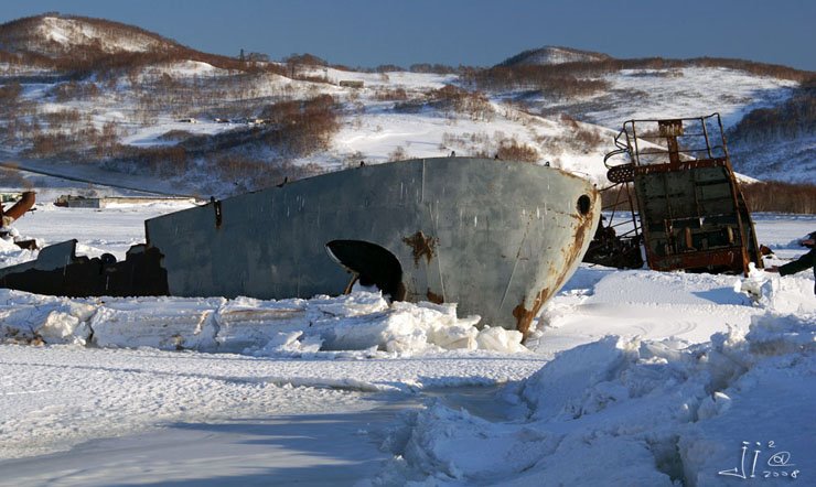 [abandoned-frozen-ships-12.jpg]