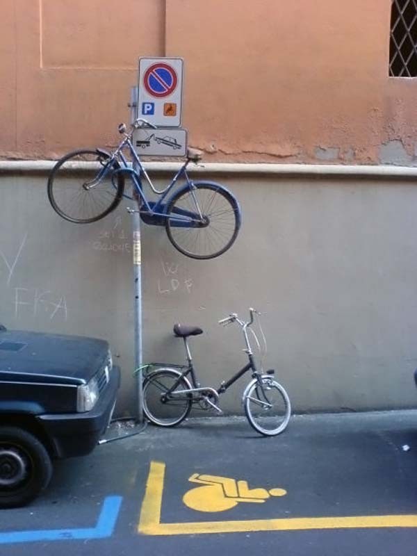 [strange-bicycle-parking-02.jpg]