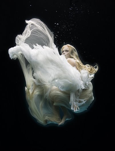 [underwater-angel-2.jpg]