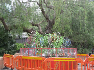 Árvore de Natal feita com 100 bicicletas 4