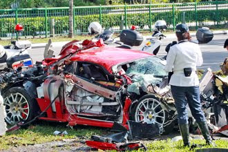 Ferrari+F430+Crashed+along+Nicoll+Highway.jpg