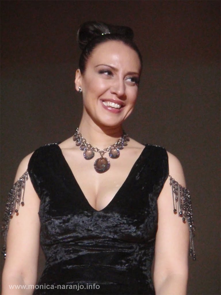 monicanaranjoacoruna55.jpg