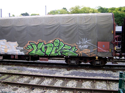 Unik I2 KST graffiti