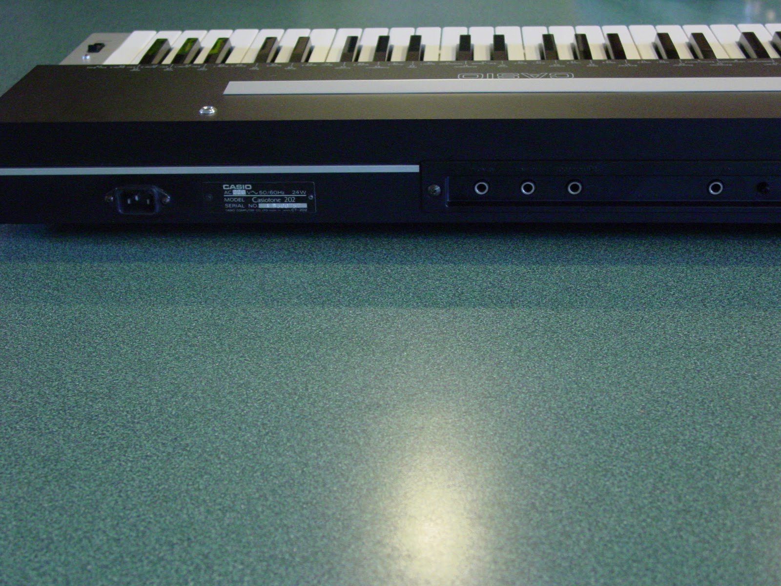 SolidStateCollective: Casio Synthesizer - Casiotone 202 Electronic Musical Instrument
