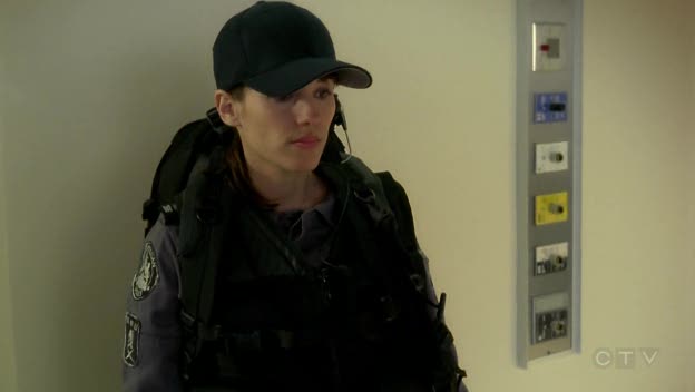 [Amy+Jo+Johnson+Flashpoint+31.jpg]