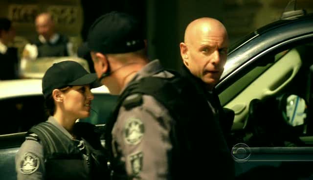 [Jules_Flashpoint+1x8+-+19.jpg]