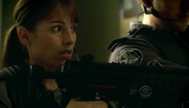 [Jules_Flashpoint+1x9+-+16.jpg]