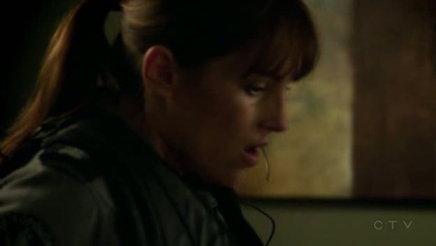 [Jules_Flashpoint+1x9+-+25.jpg]