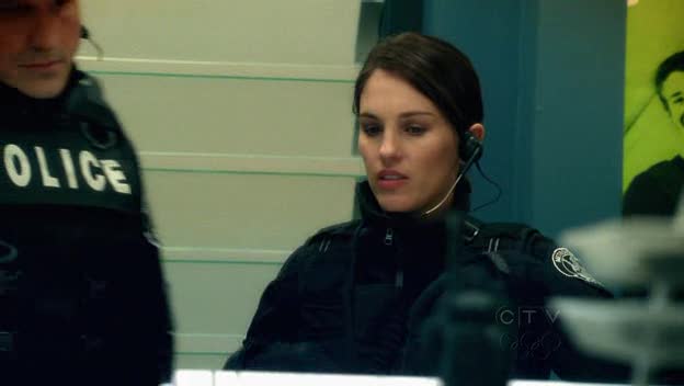 [Jules_Flashpoint+2x11+-+12.jpg]