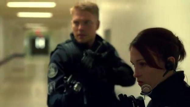 [Jules_Flashpoint+2x13+-+16.JPG]
