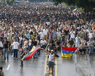 http://3.bp.blogspot.com/_G5V3cov8QaA/SjmgJa_SQTI/AAAAAAAABtk/_hj5pIXbhcA/s400/2007-05-30-sl--protesta_venezuela_-_74352452.jpg