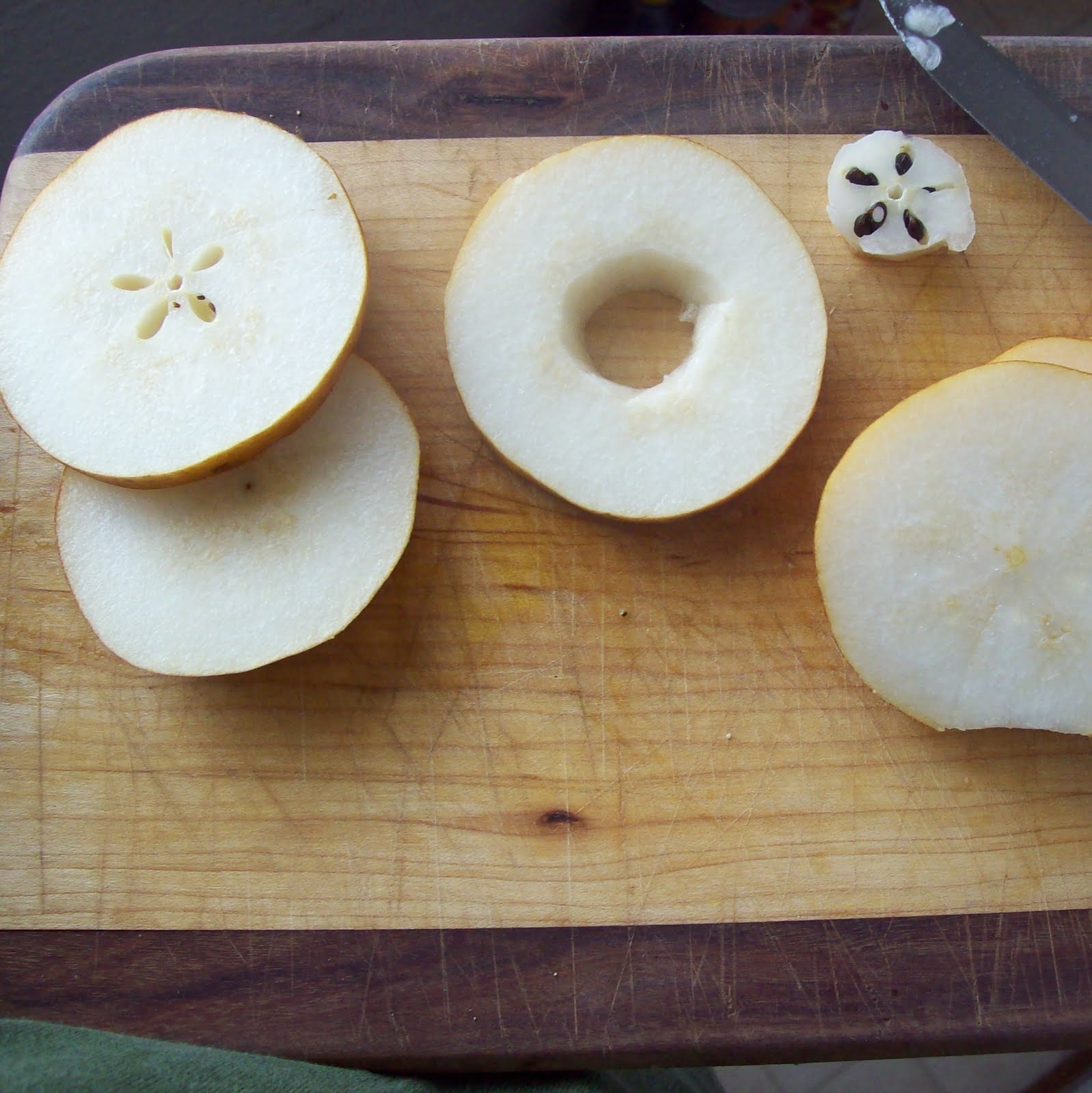 [dehydrated+pears+sliced.jpg]