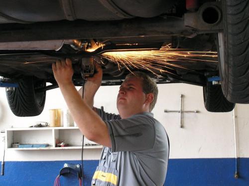 Automotive Repair Manuals - Auto Mechanic Tips and Information