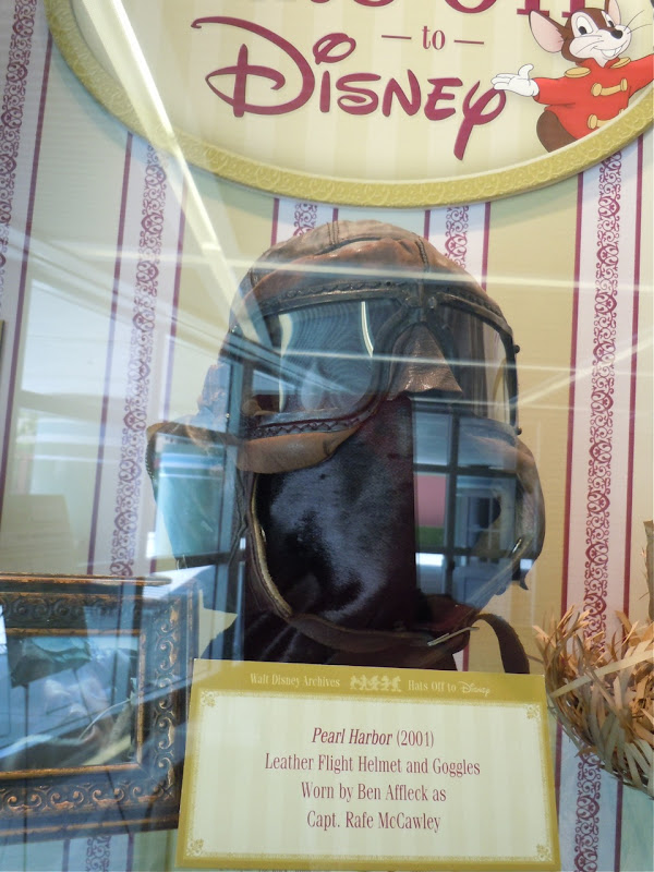Leather flight helmet and goggles worn by Ben Affleck in Pearl Harbor