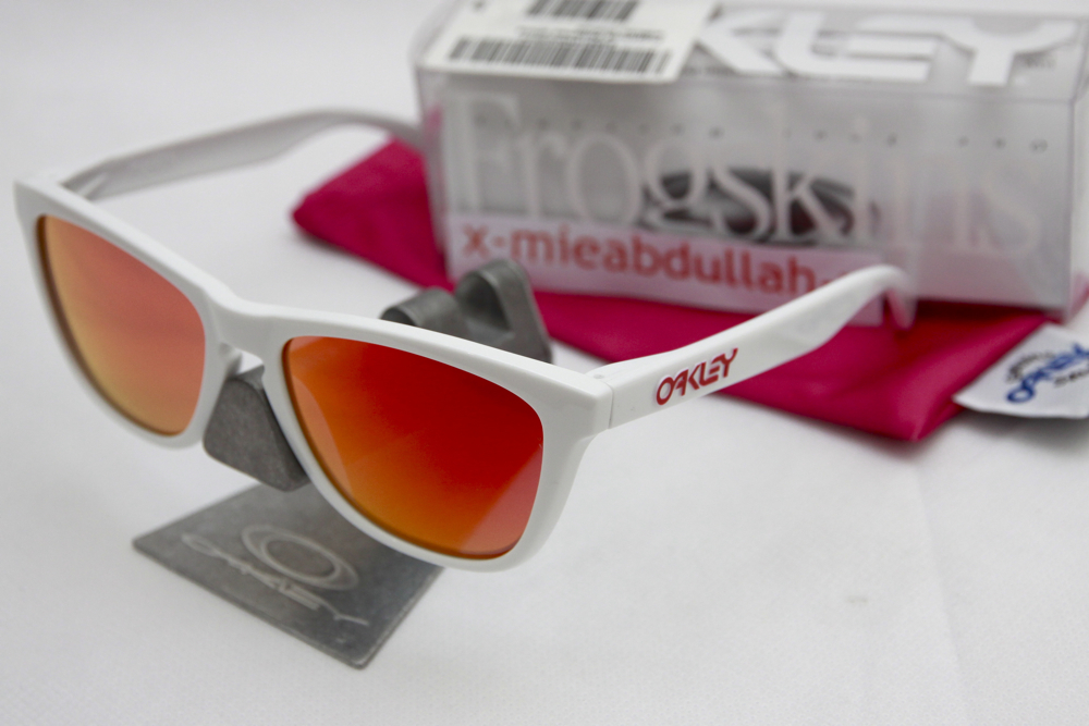 Shades4u: OAKLEY FROGSKINS POLISHED WHITE RED RUBY *IN STOCK