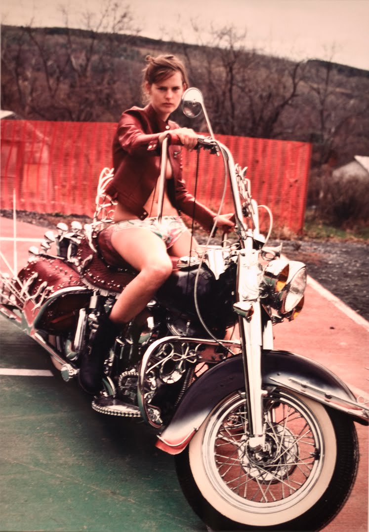 [091206-Flickr-Art@JWT-RichardPrince-Girlfriend-1999.jpg]