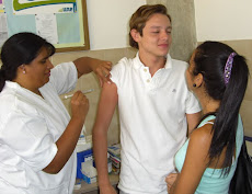 UNESALUD se realiza el segundo Operativo de vacunación del semestre en la UNE