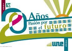 Afiche premiado por la UNE y reconocimiento a Oscar Sánchez por las autoridades de la UNE