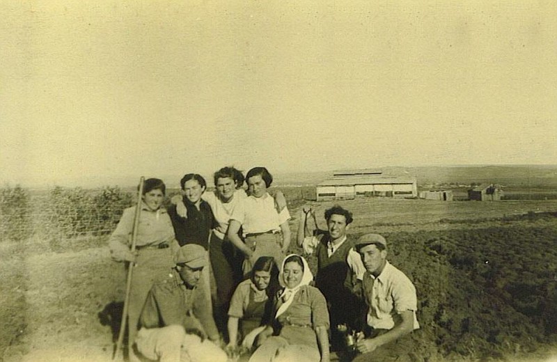[Kibbutzpioneers2-vi.jpg]