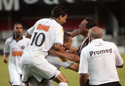 4490899160 5a579c2944 - Restam 90 minutos