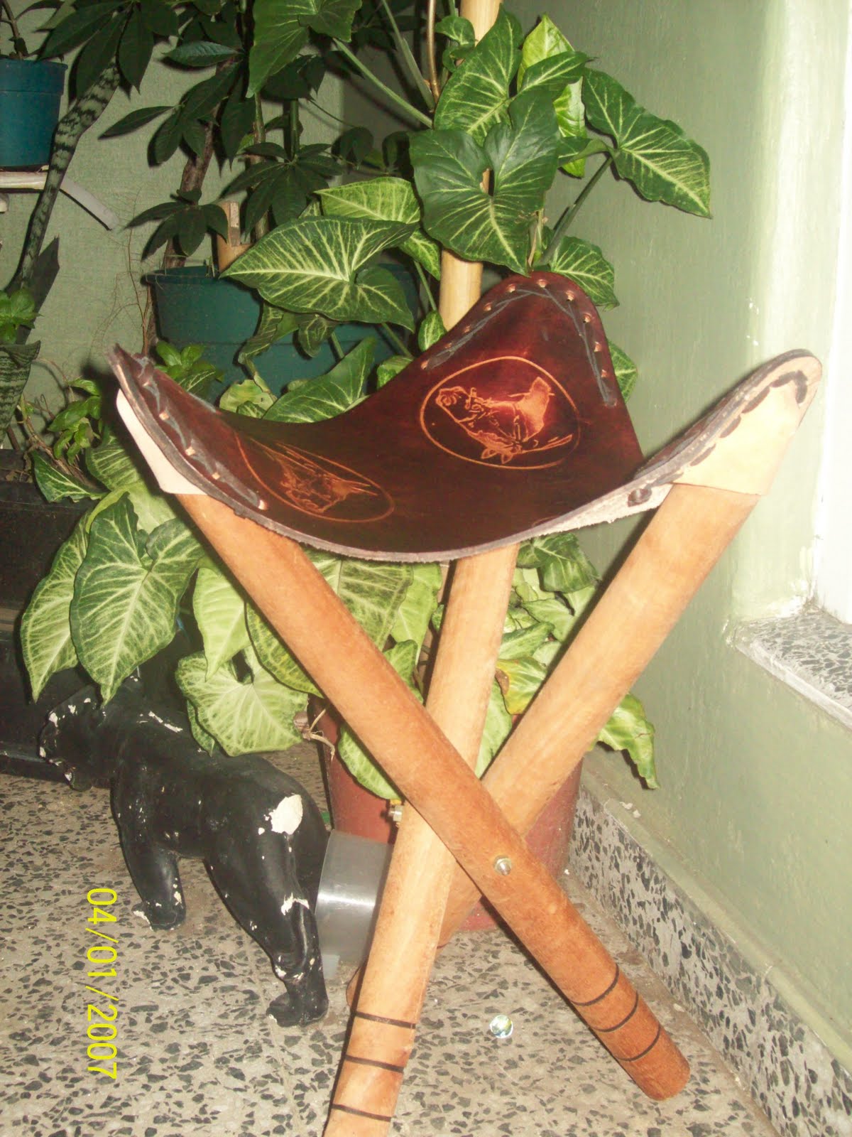 Ruah artesanias: Diseño: Banco de Cuero y Madera