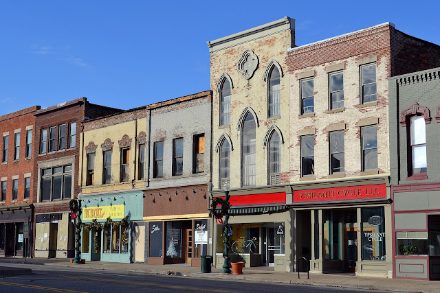 Photoshoot Misfits: Downtown Ypsilanti & Depot Town