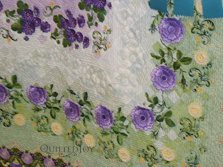 One of the beautiful quilts at Paducah 2010 - QuiltedJoy.com